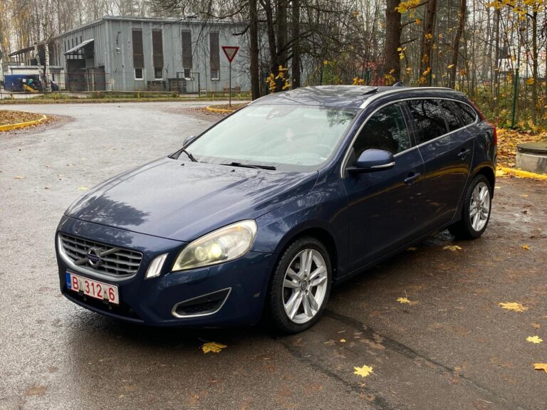 VOLVO V60 SUMMUM