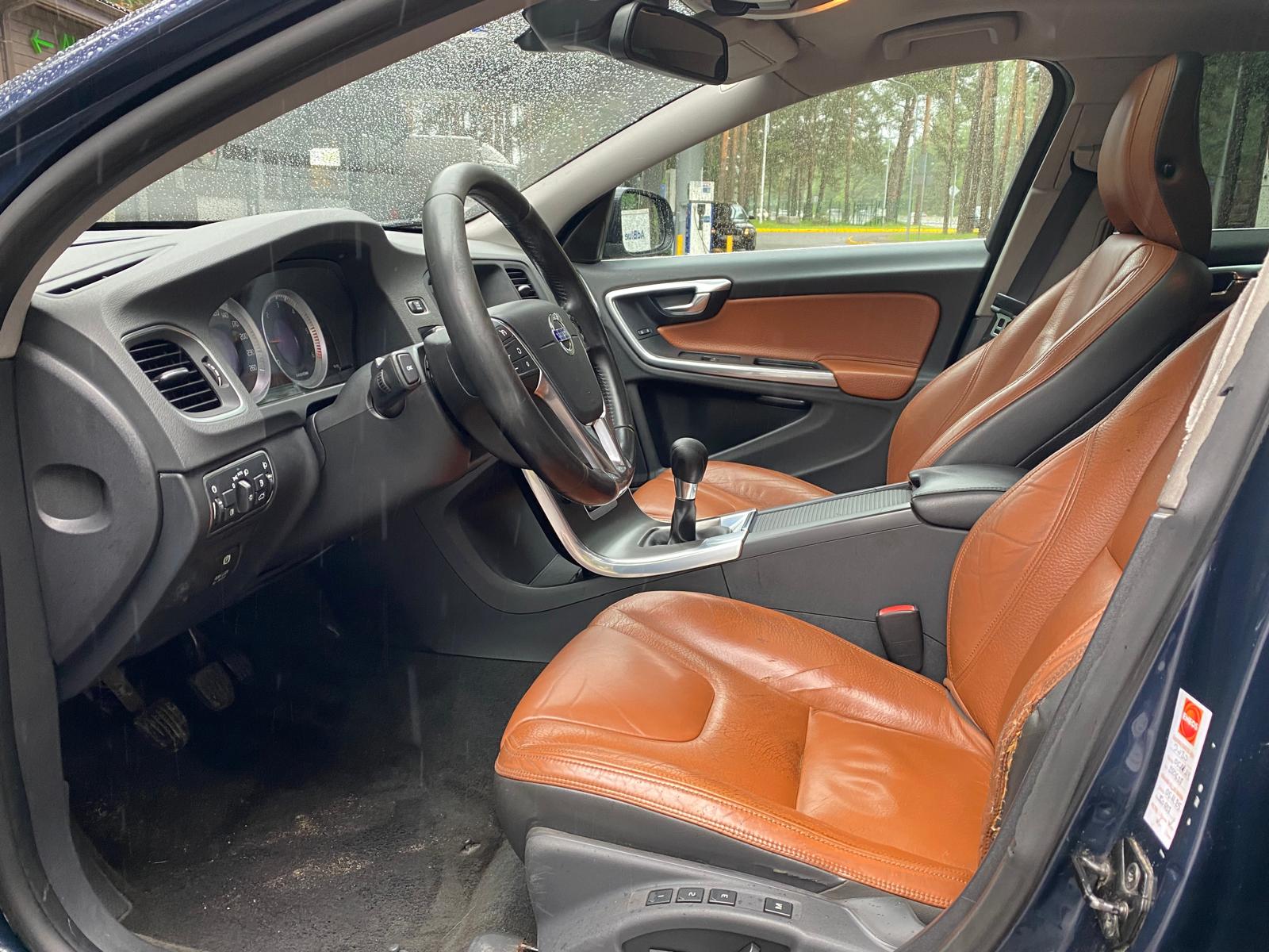 VOLVO V60 SUMMUM