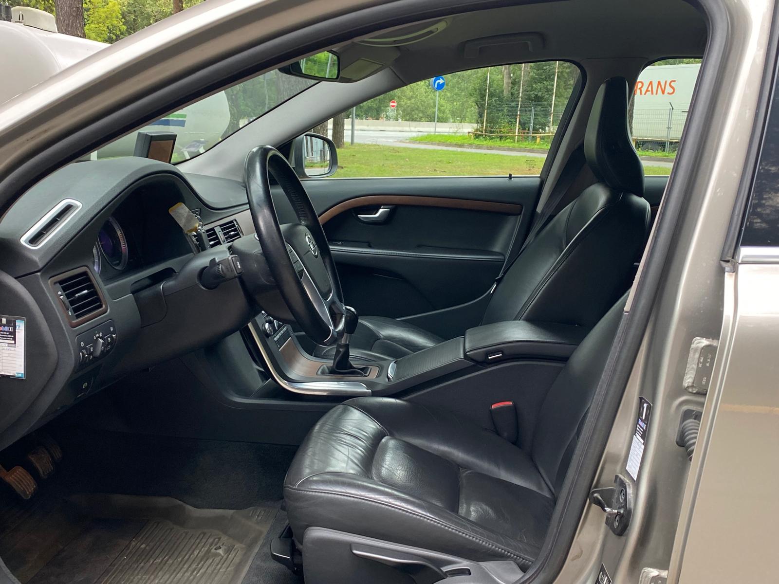 VOLVO V70 SUMMUM