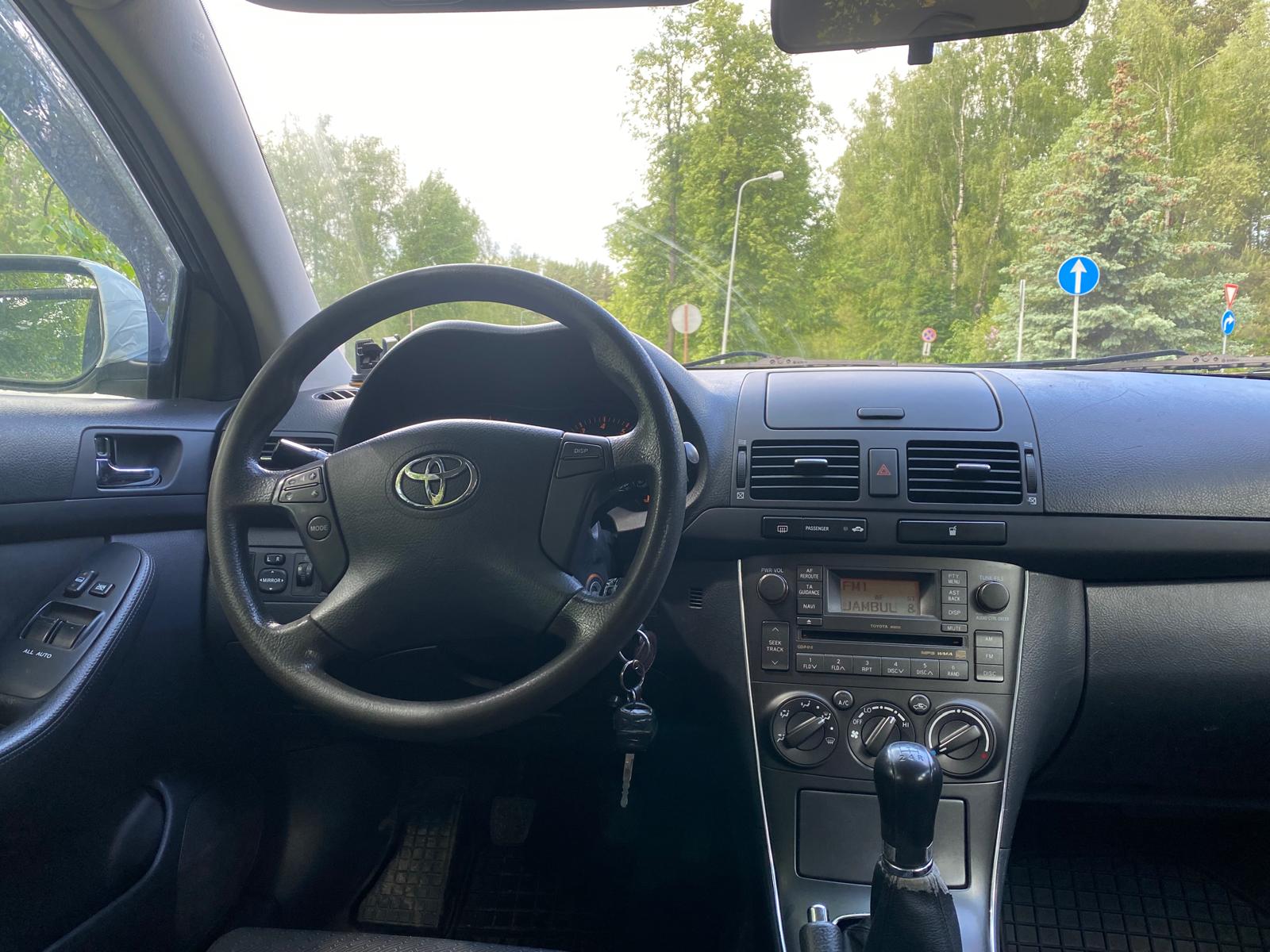 TOYOTA AVENSIS