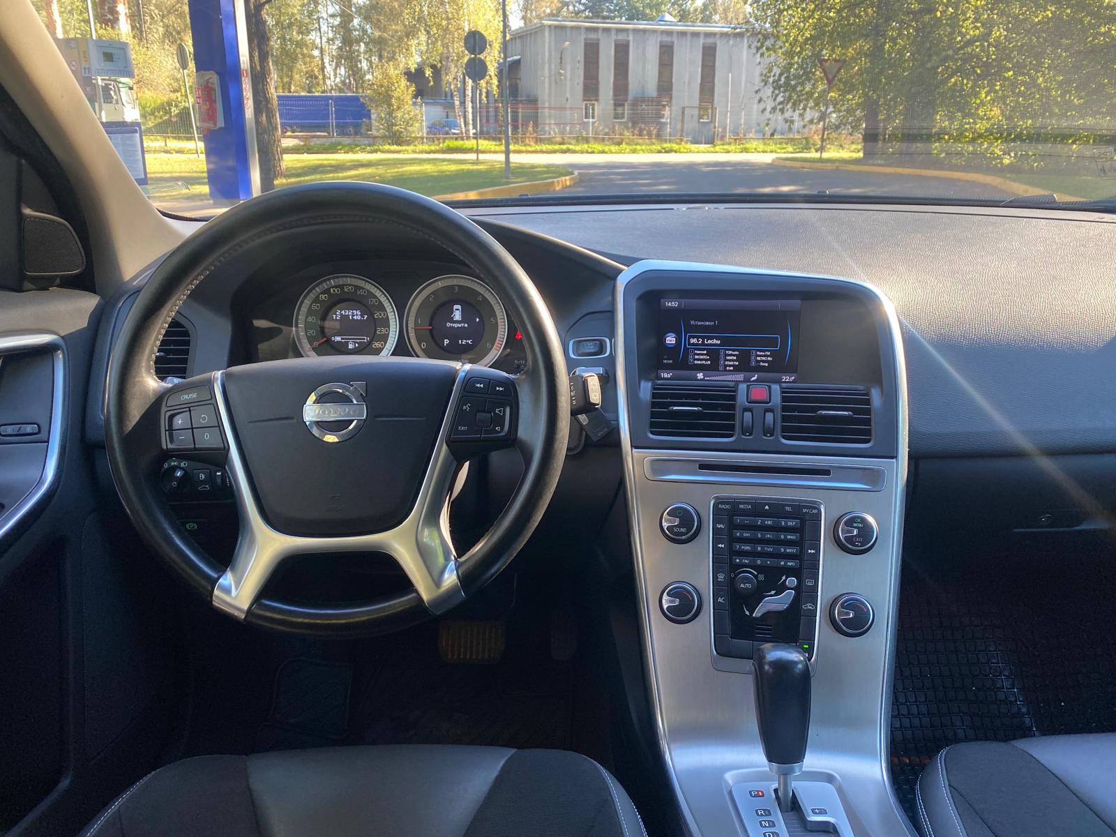 VOLVO XC60
