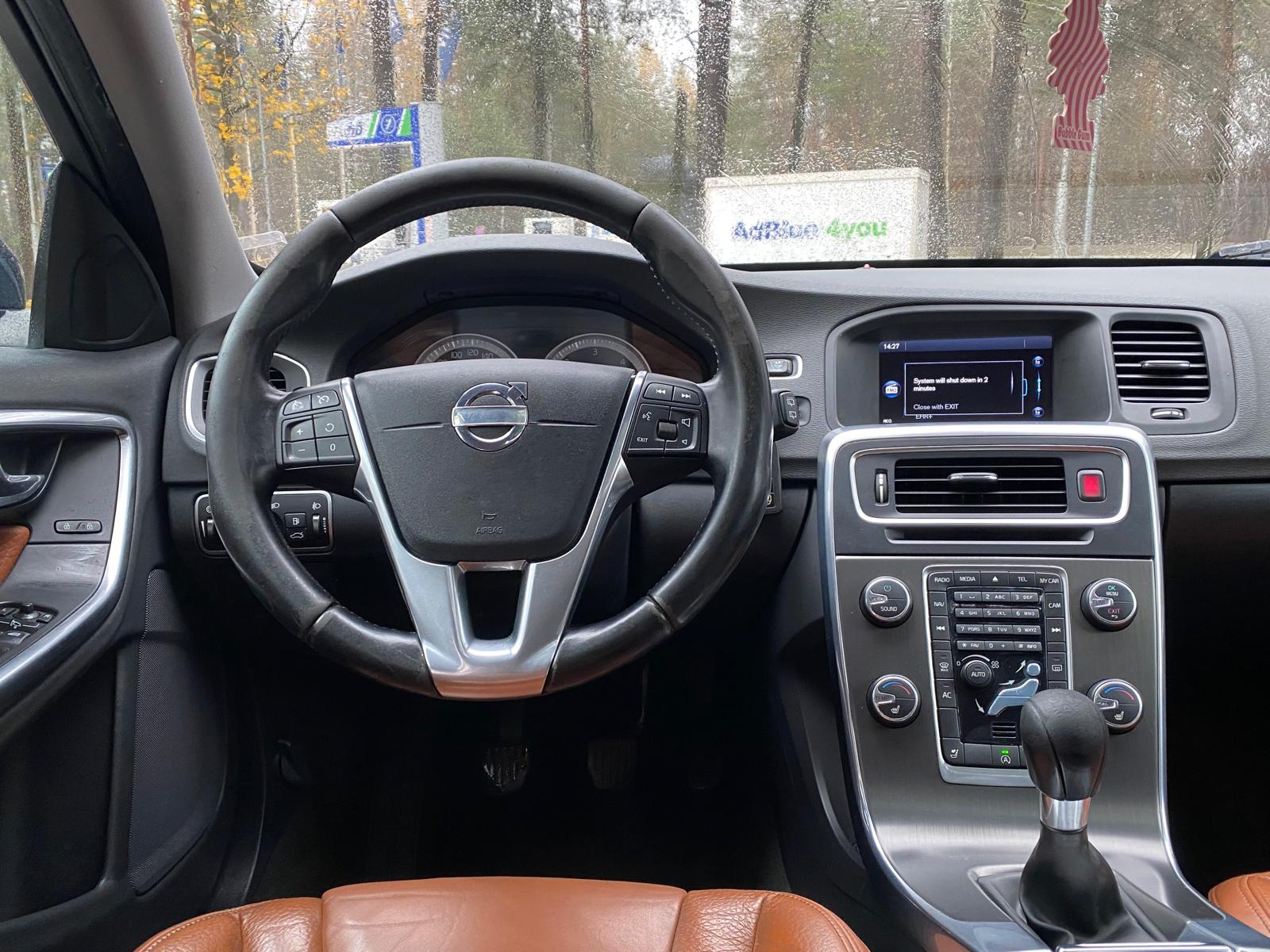 VOLVO V60 SUMMUM