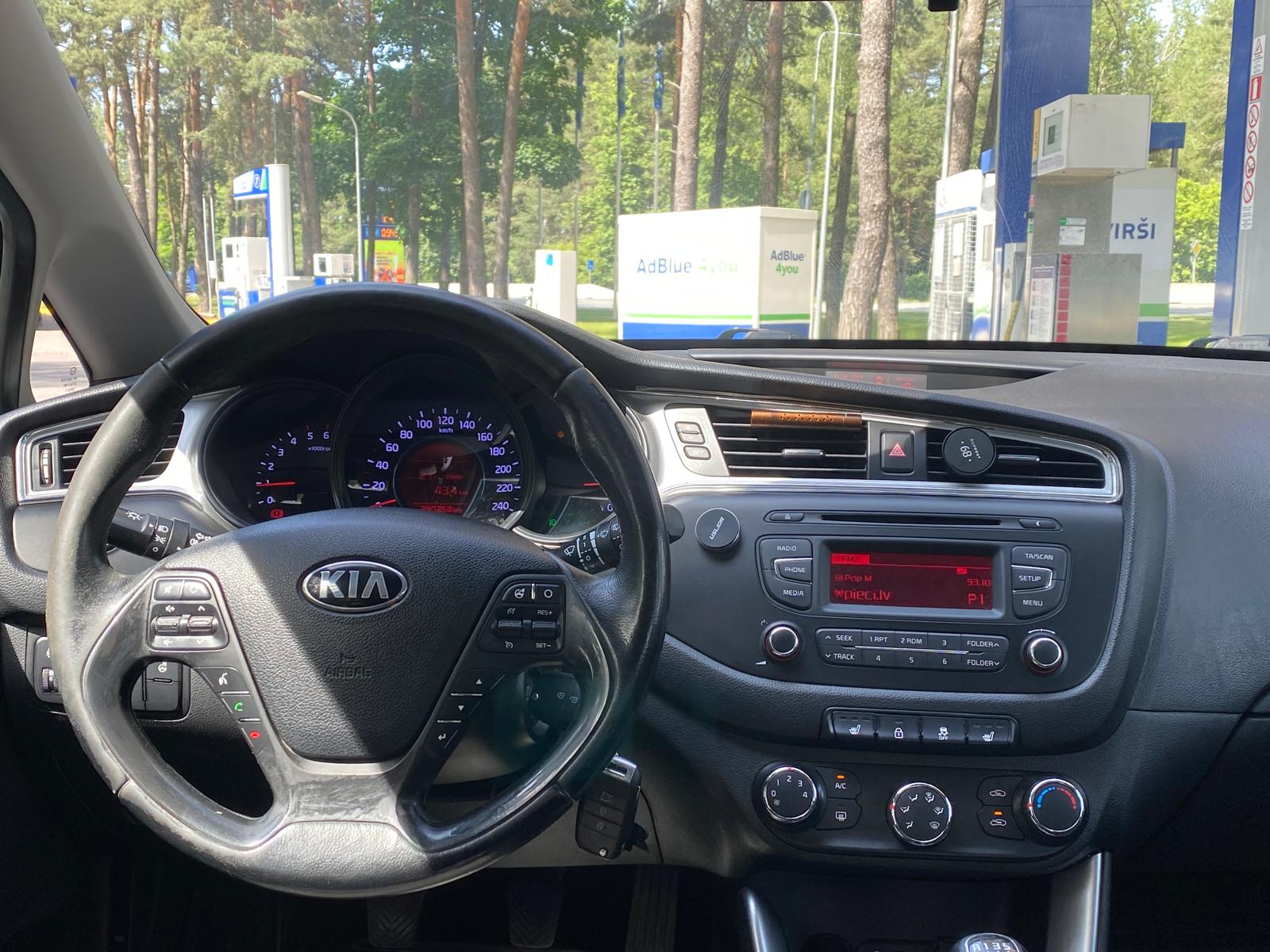 KIA CEE D