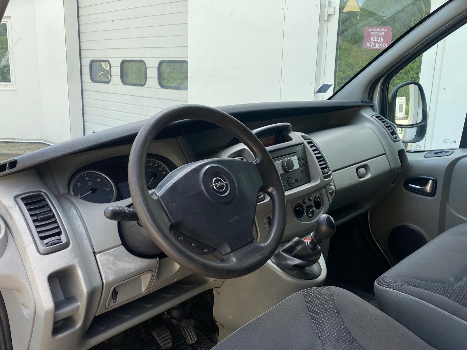 OPEL VIVARO KRAVAS BUSS