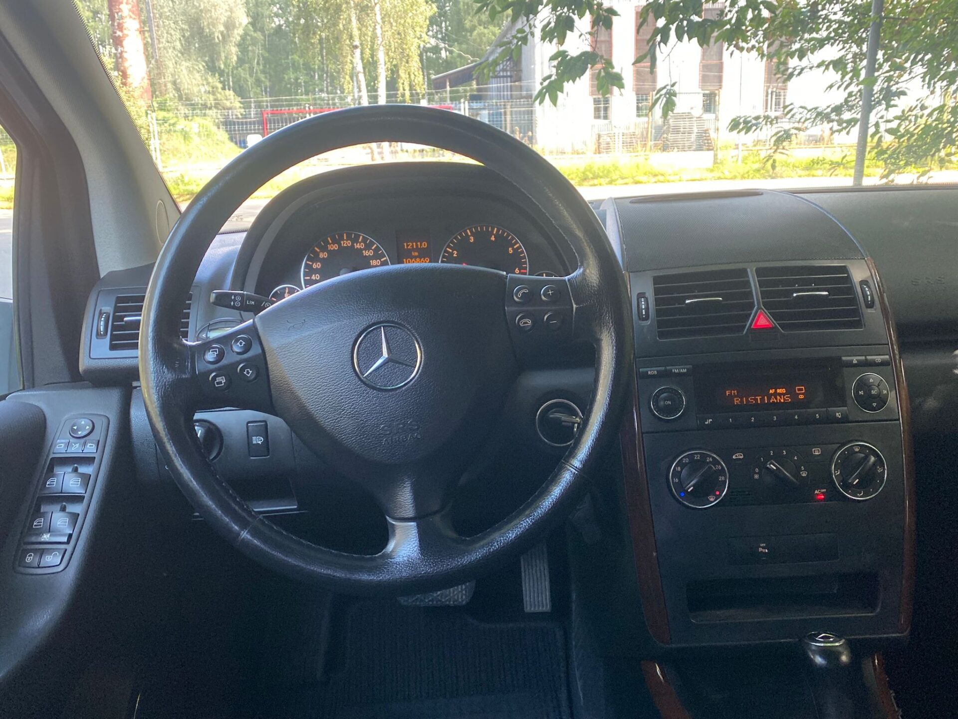 MERCEDES BENZ A200 AVANTGARDE