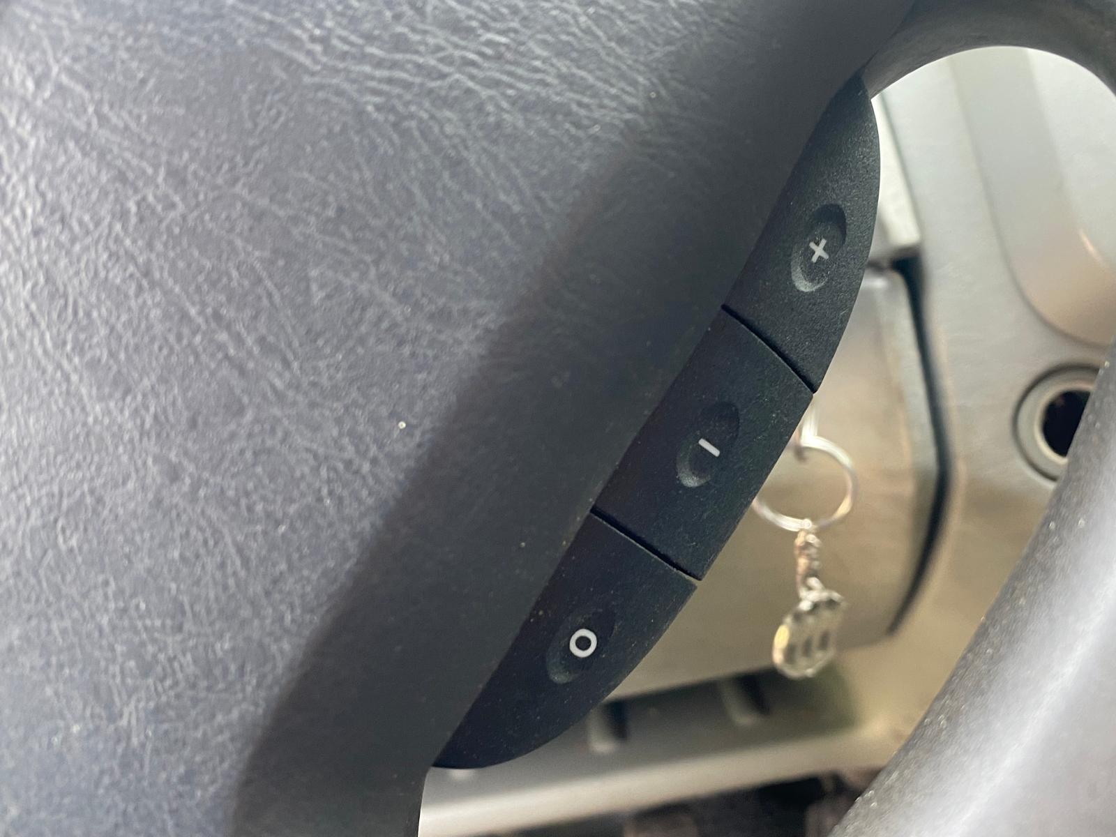 OPEL VIVARO KRAVAS BUSS