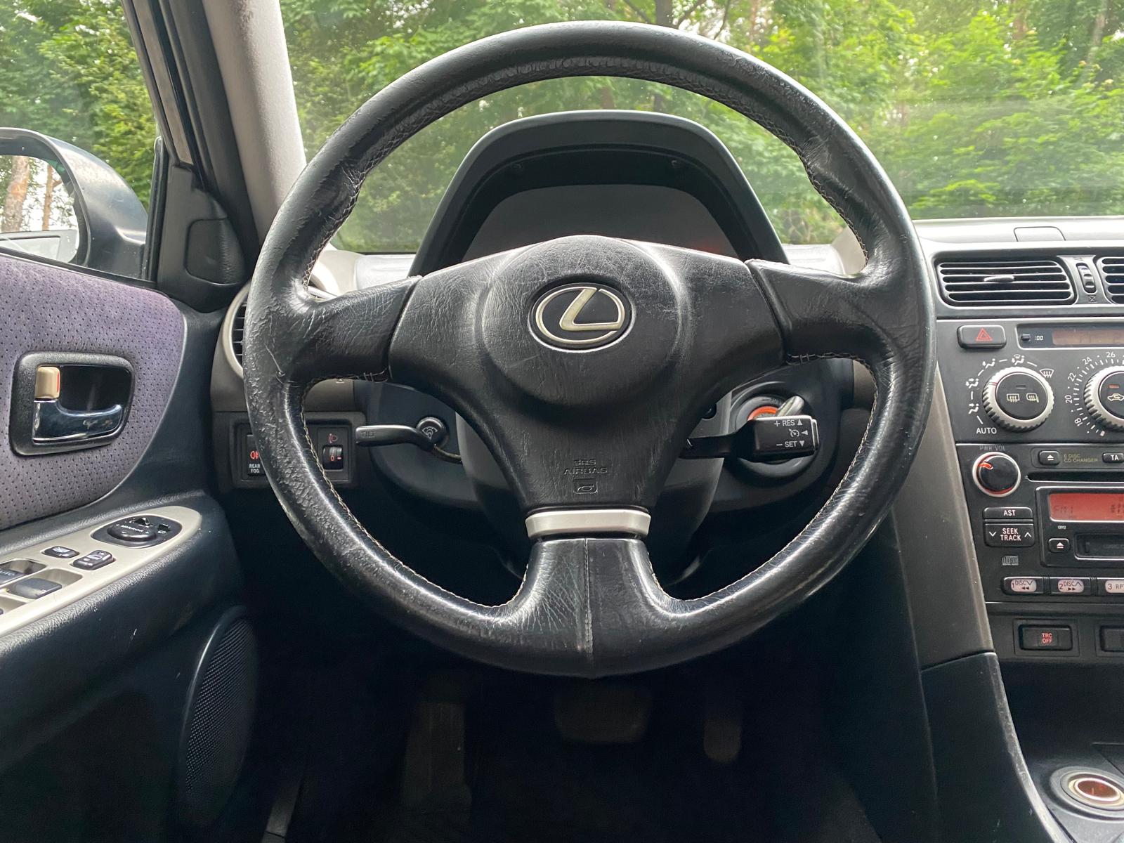 LEXUS IS 200