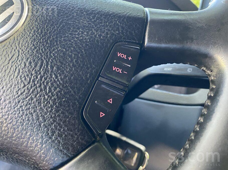 VW MULTIVAN 7-SEATER