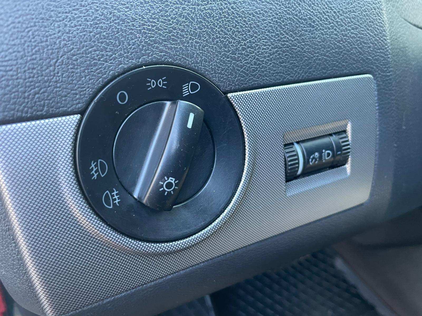 VW MULTIVAN 7-SEATER