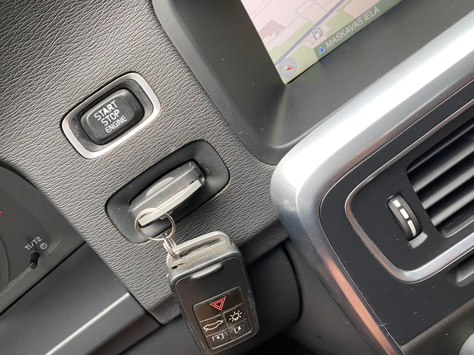 VOLVO V60 SUMMUM