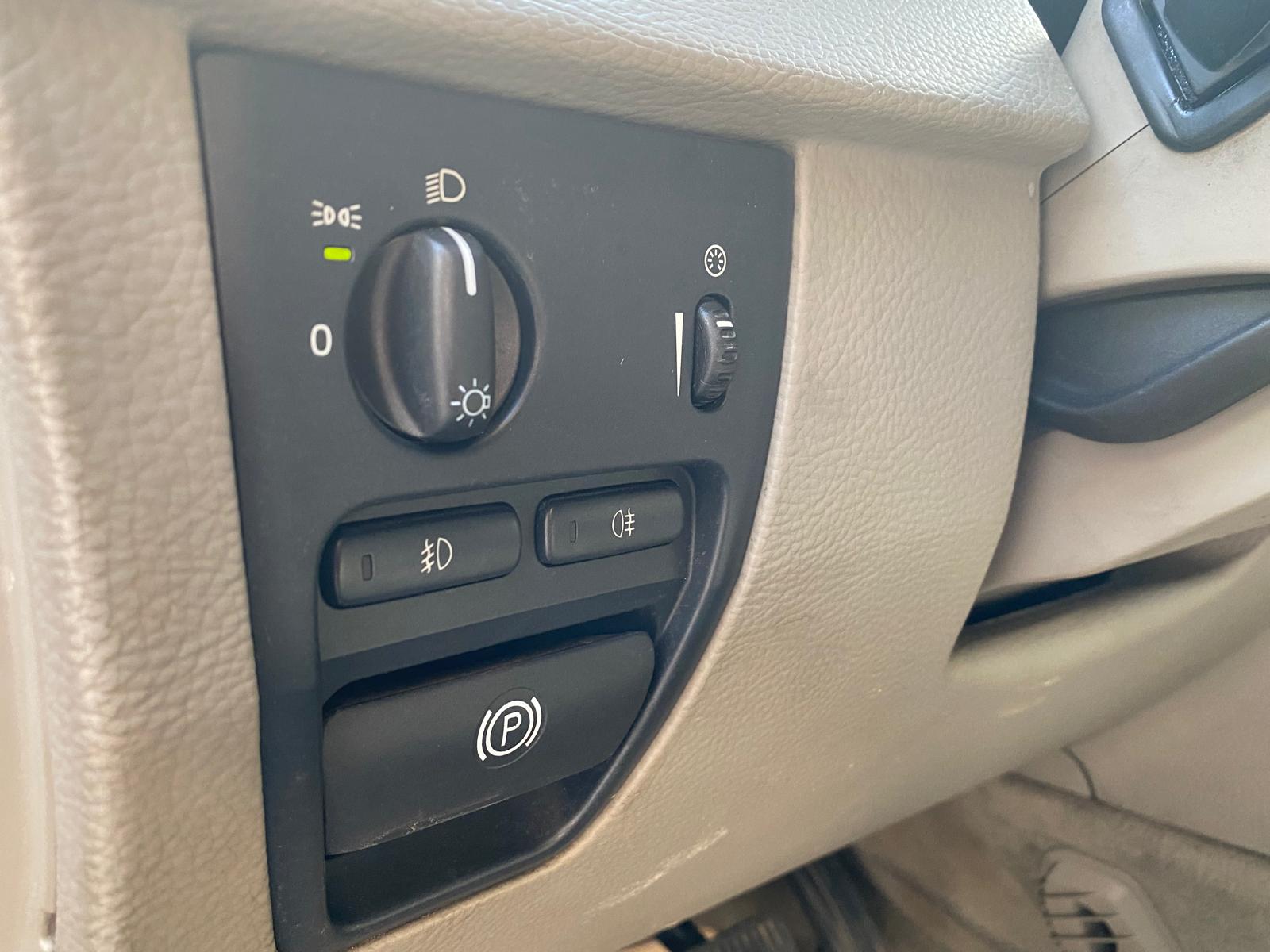 VOLVO XC90 7-VIETAS