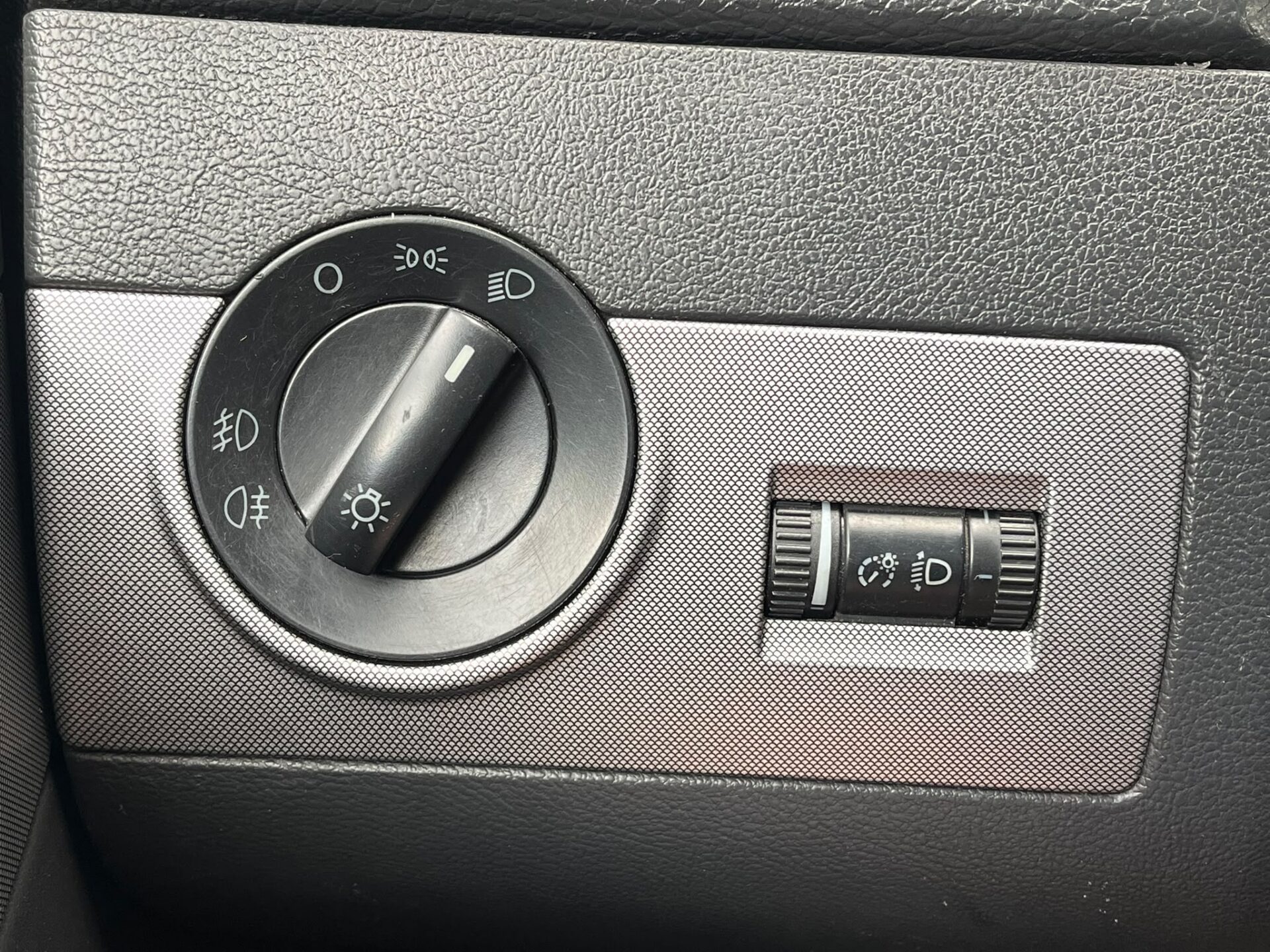 VW MULTIVAN 7-SEATER