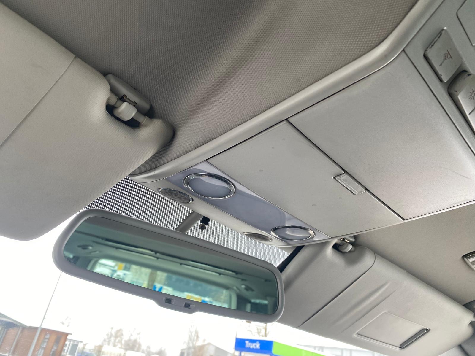 VW MULTIVAN 7-SEATER