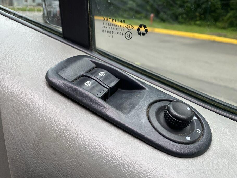 RENAULT TRAFIC KRAVAS BUSS-GARAIS