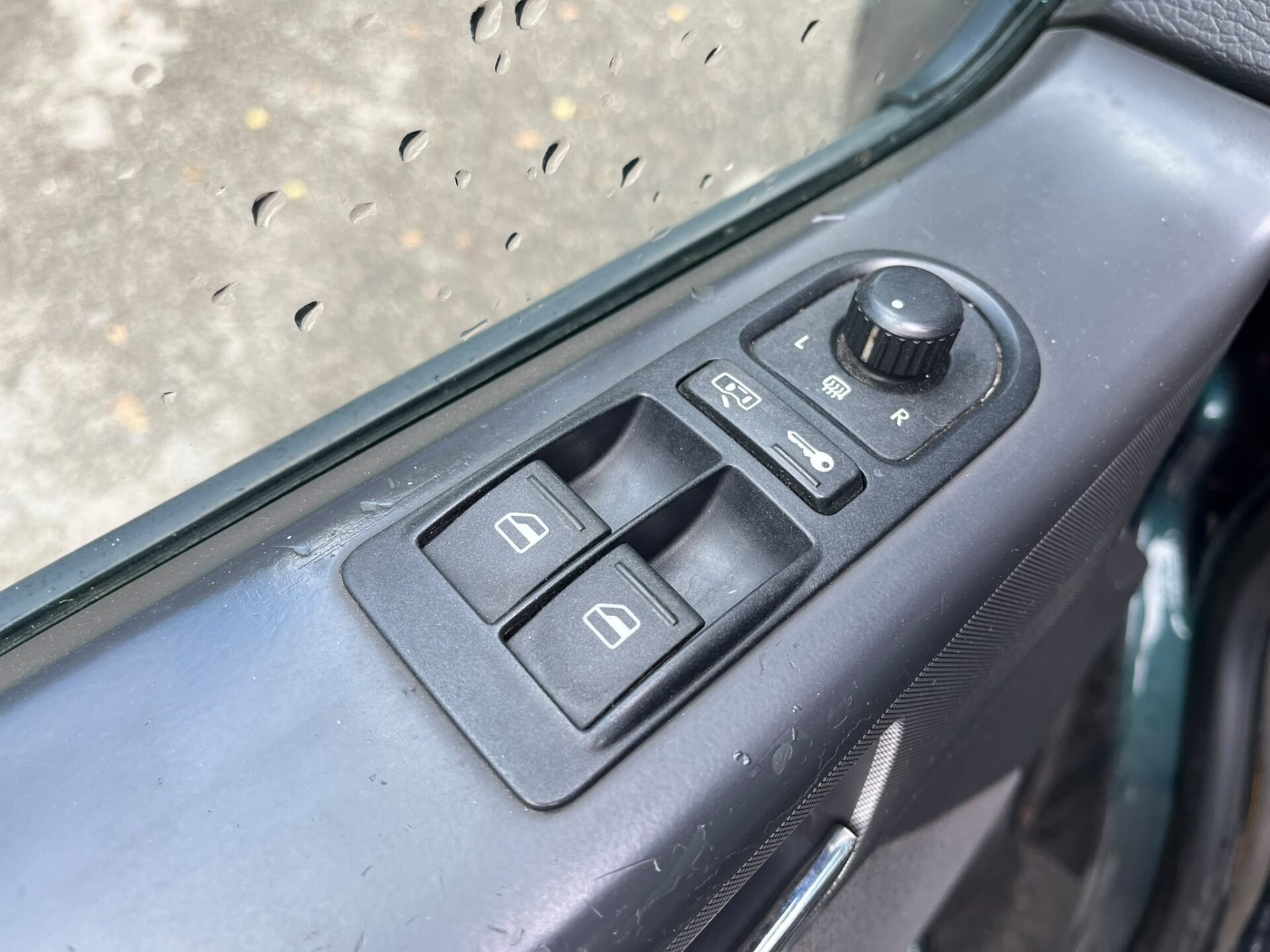 VW MULTIVAN 7-SEATER