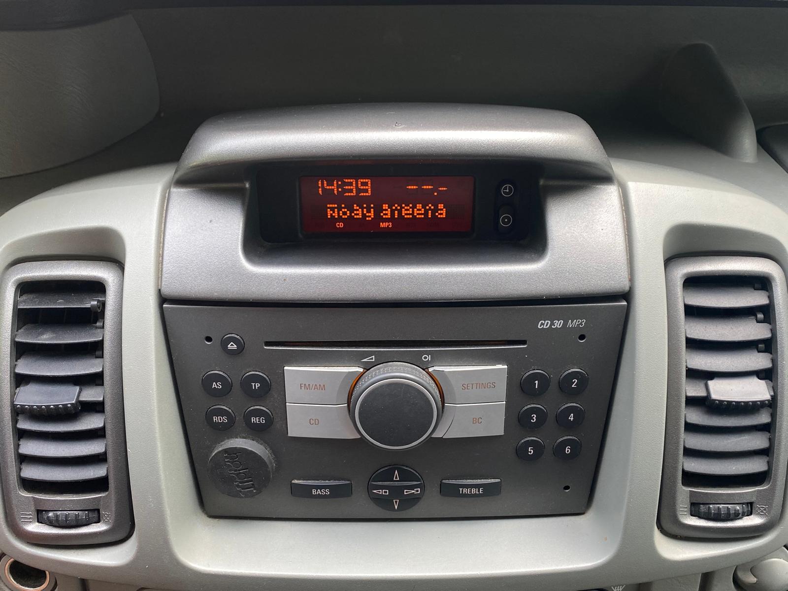 OPEL VIVARO KRAVAS BUSS