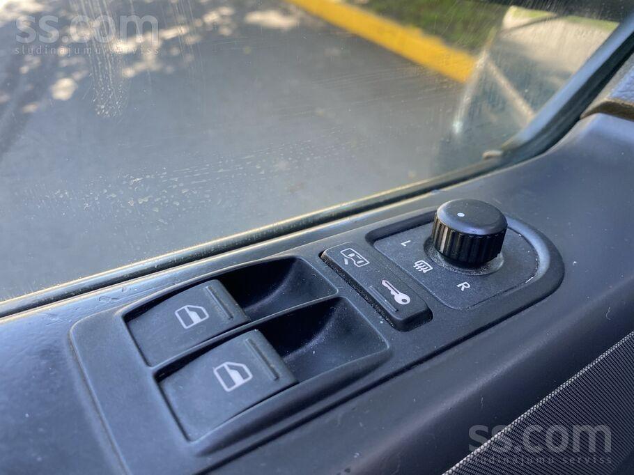 VW MULTIVAN 7-SEATER