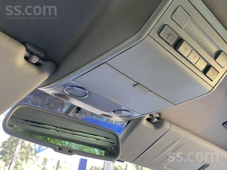 VW MULTIVAN 7-SEATER