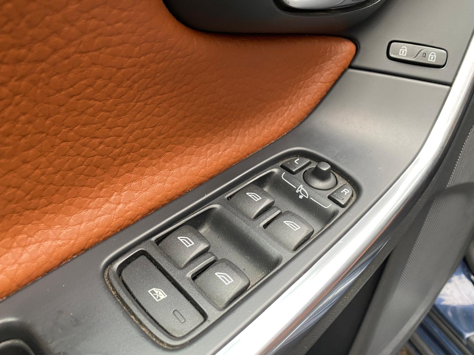 VOLVO V60 SUMMUM