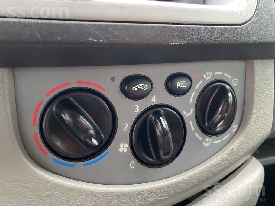 RENAULT TRAFIC KRAVAS BUSS-GARAIS