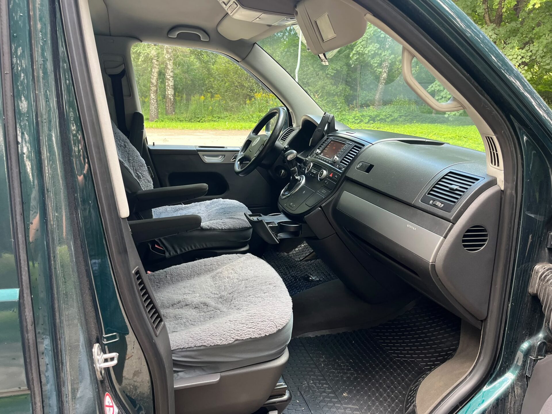 VW MULTIVAN 7-SEATER