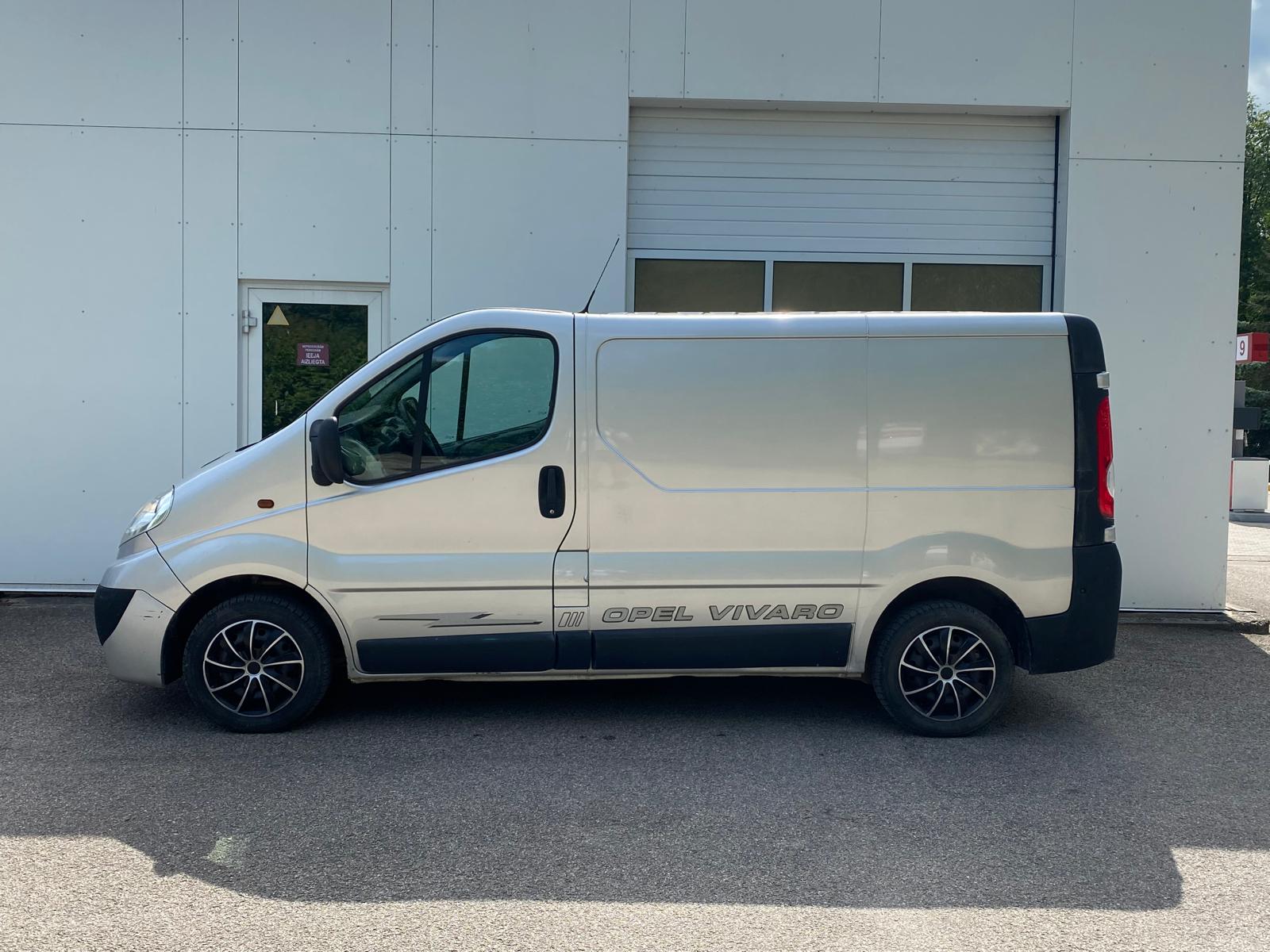 OPEL VIVARO KRAVAS BUSS