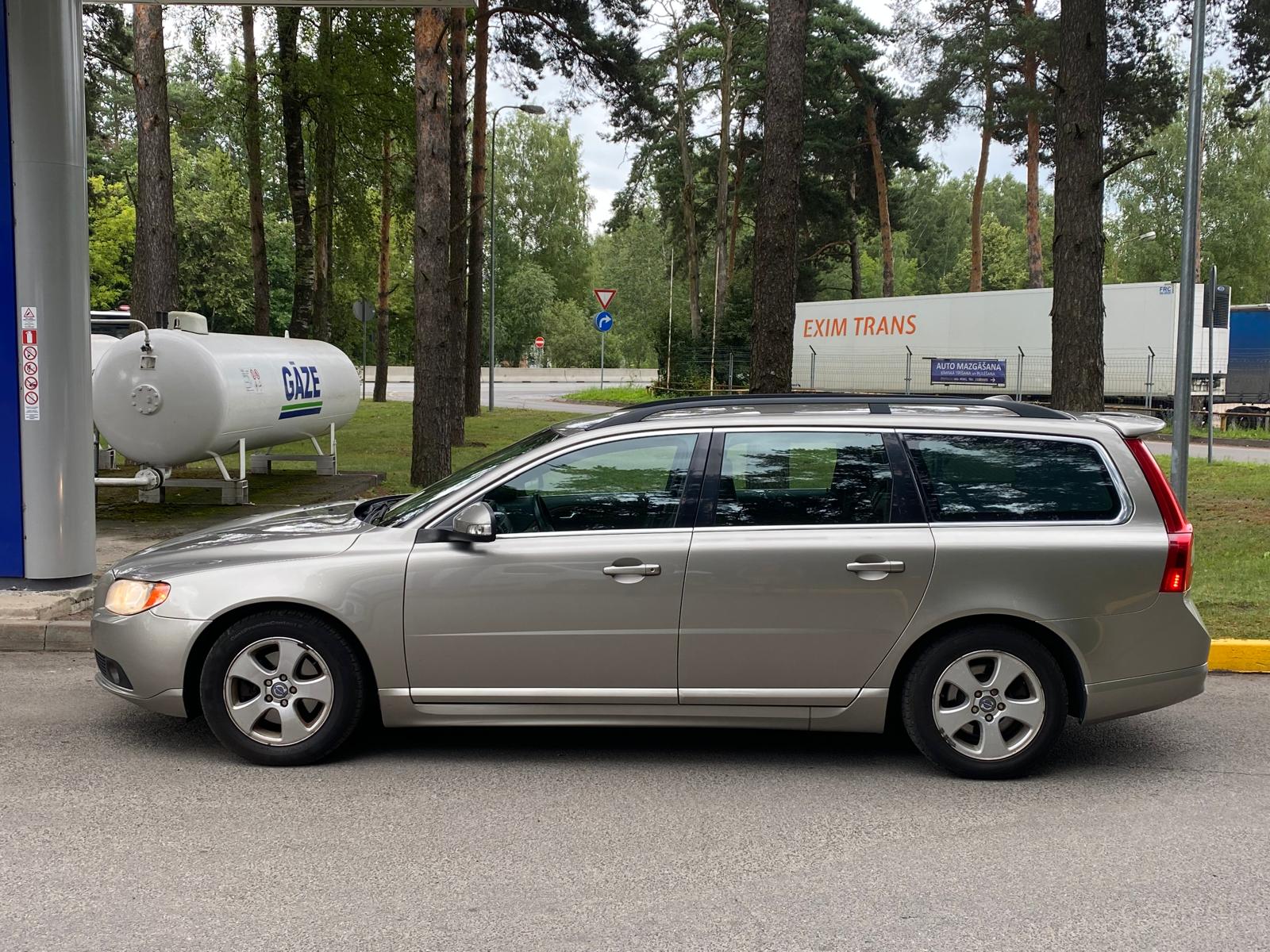 VOLVO V70 SUMMUM