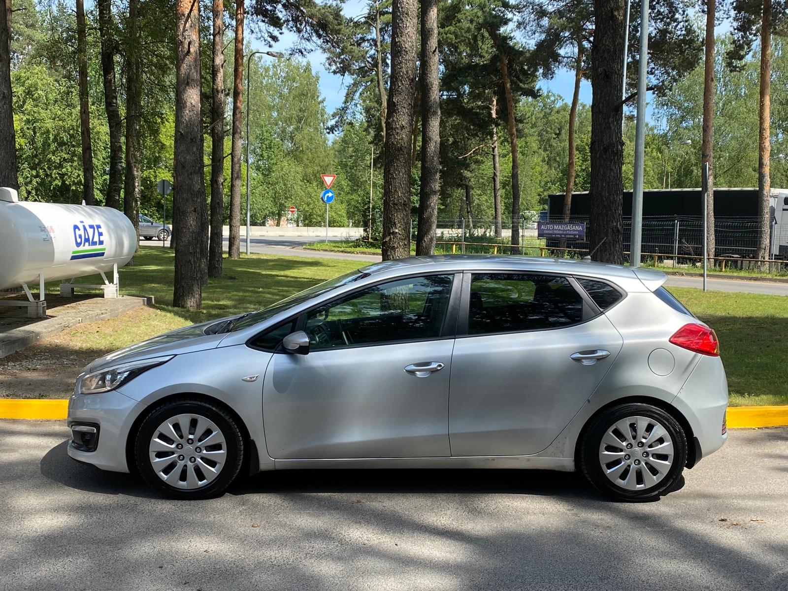 KIA CEE D