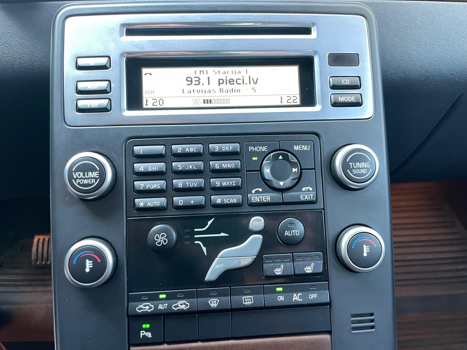 VOLVO V70 SUMMUM