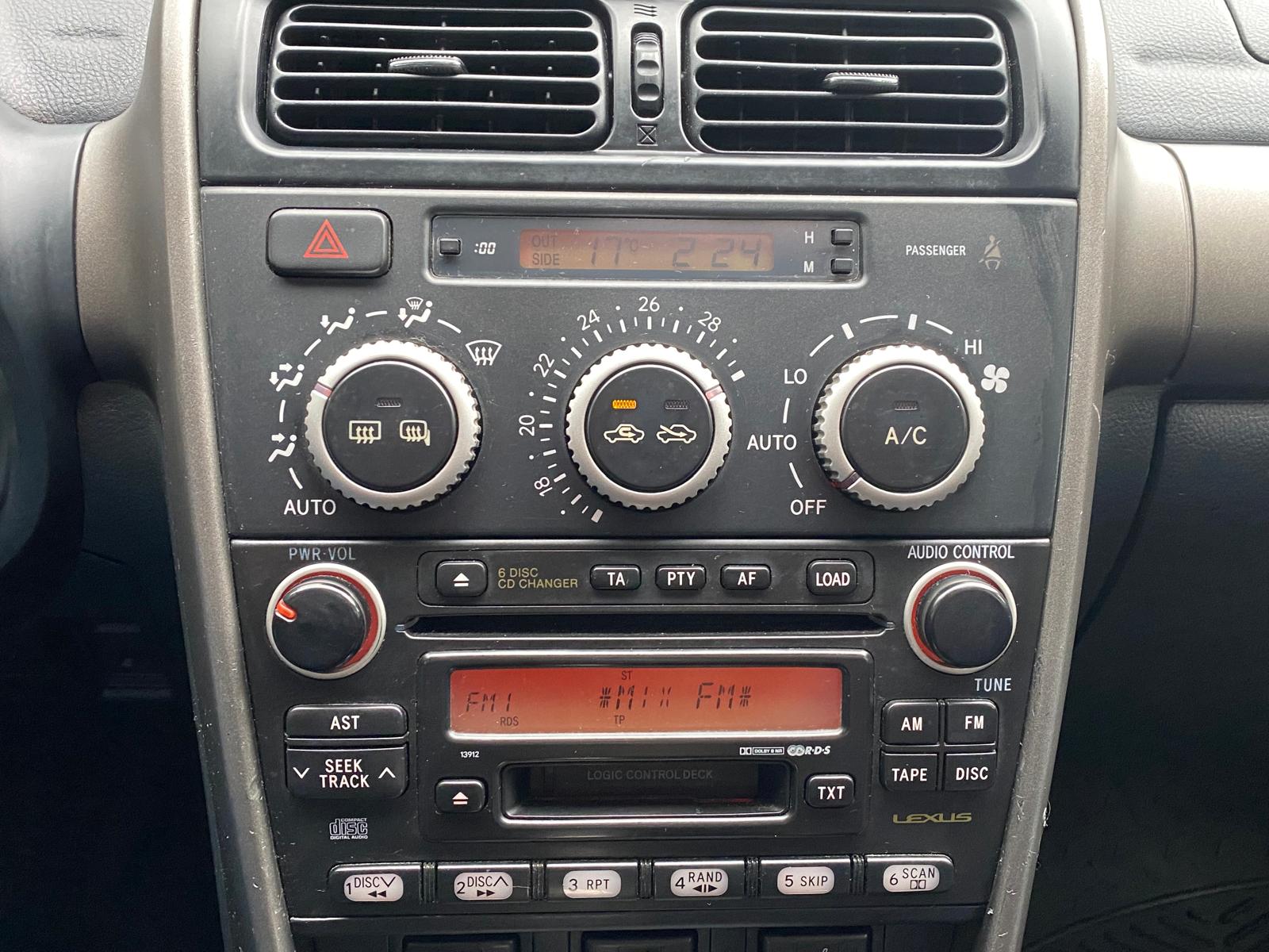 LEXUS IS 200