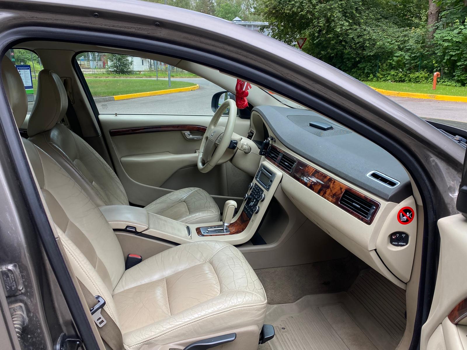 VOLVO S80