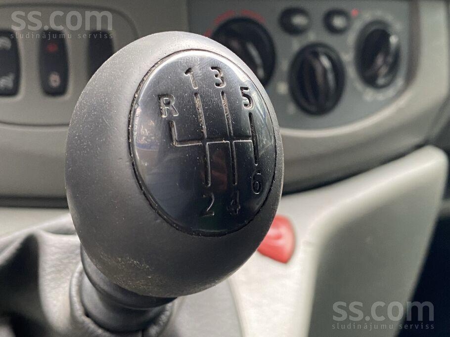 RENAULT TRAFIC KRAVAS BUSS-GARAIS