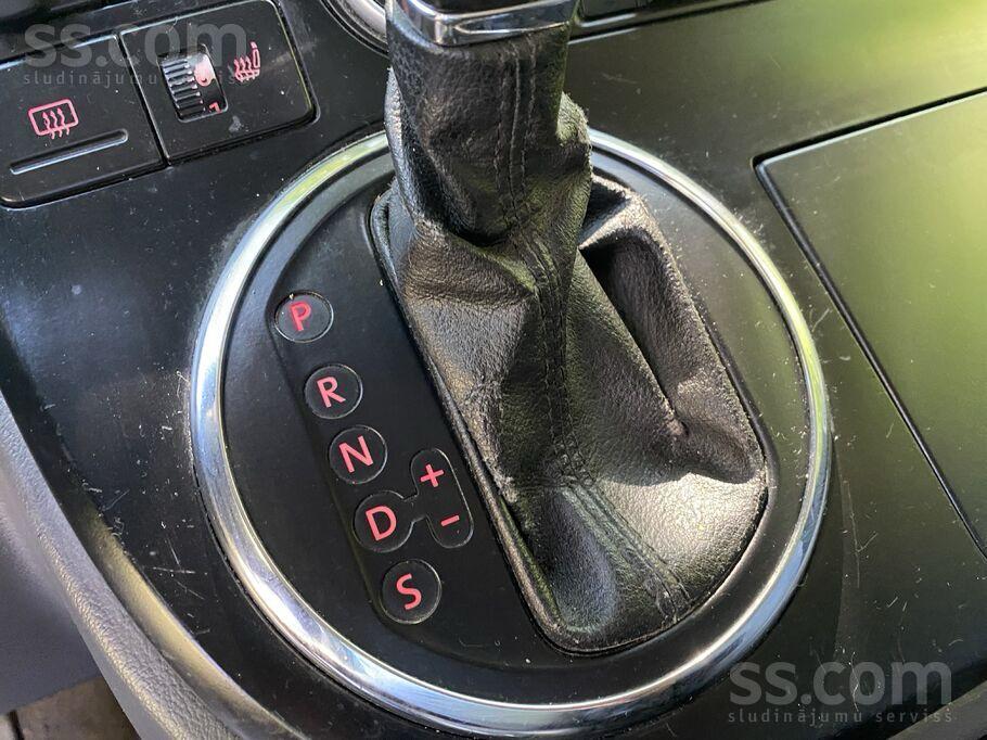 VW MULTIVAN 7-SEATER