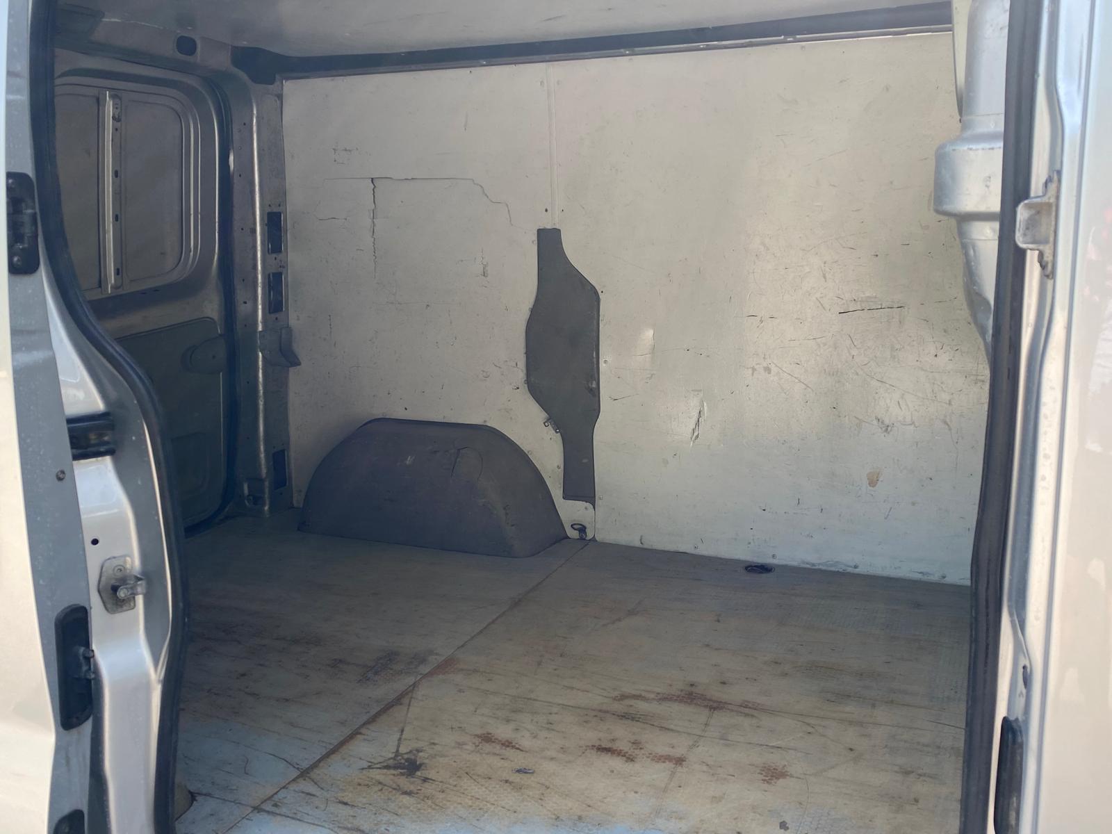 OPEL VIVARO KRAVAS BUSS