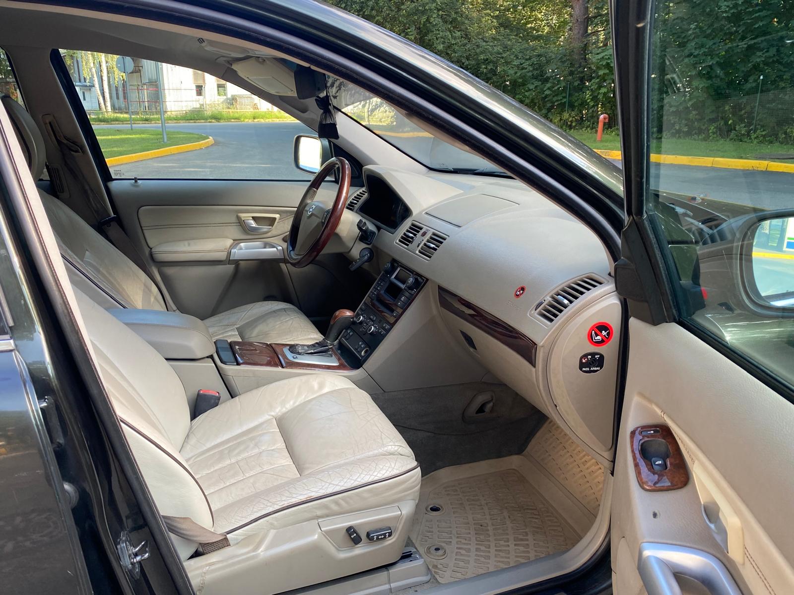 VOLVO XC90 7-VIETAS