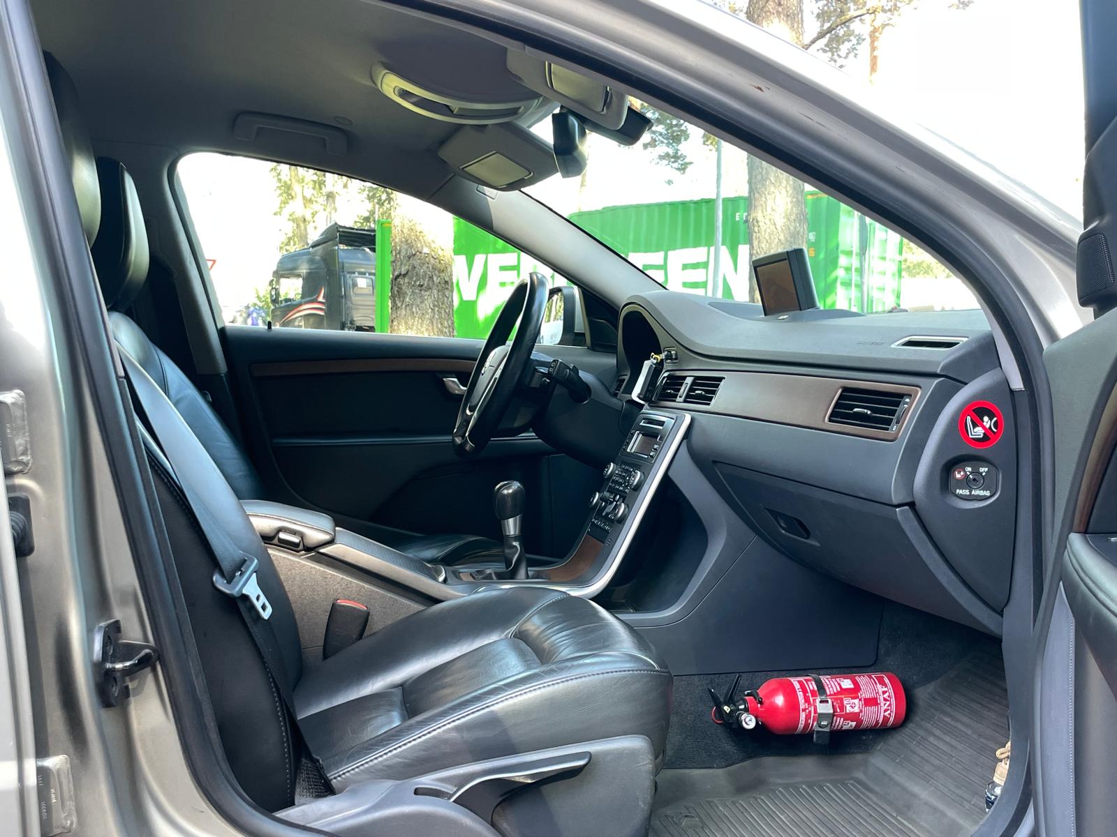 VOLVO V70 SUMMUM