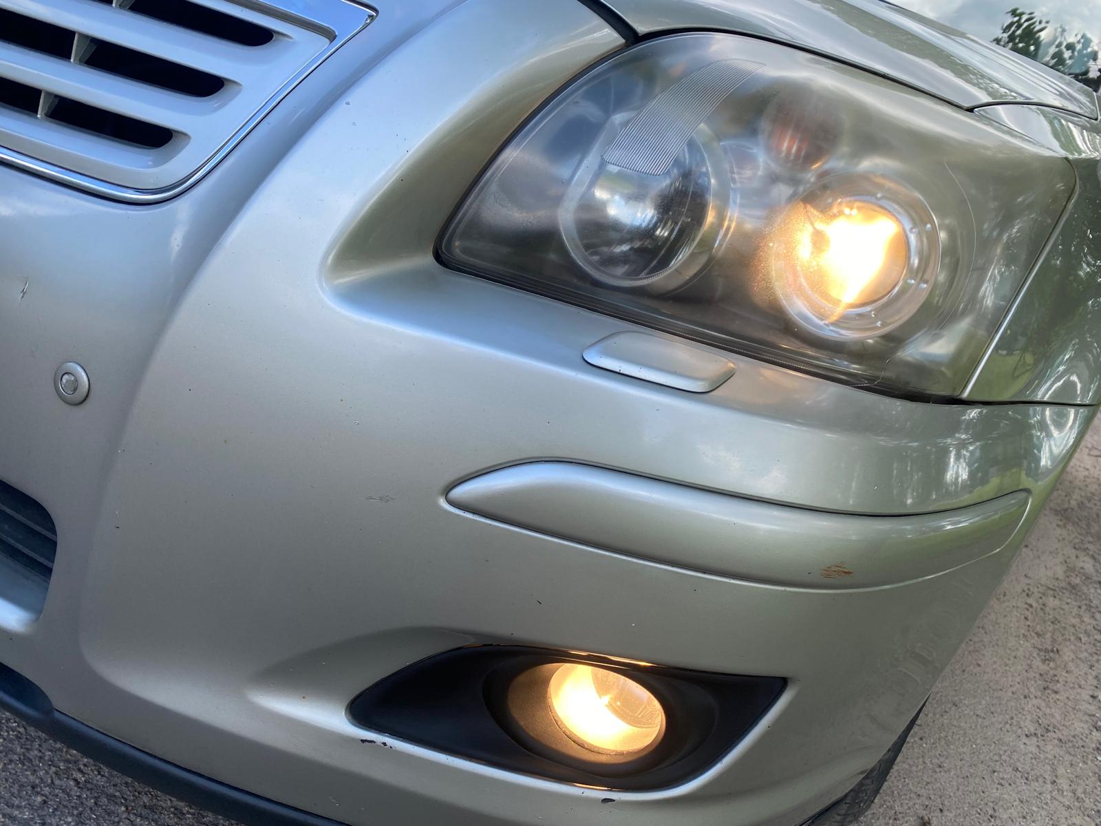 TOYOTA AVENSIS