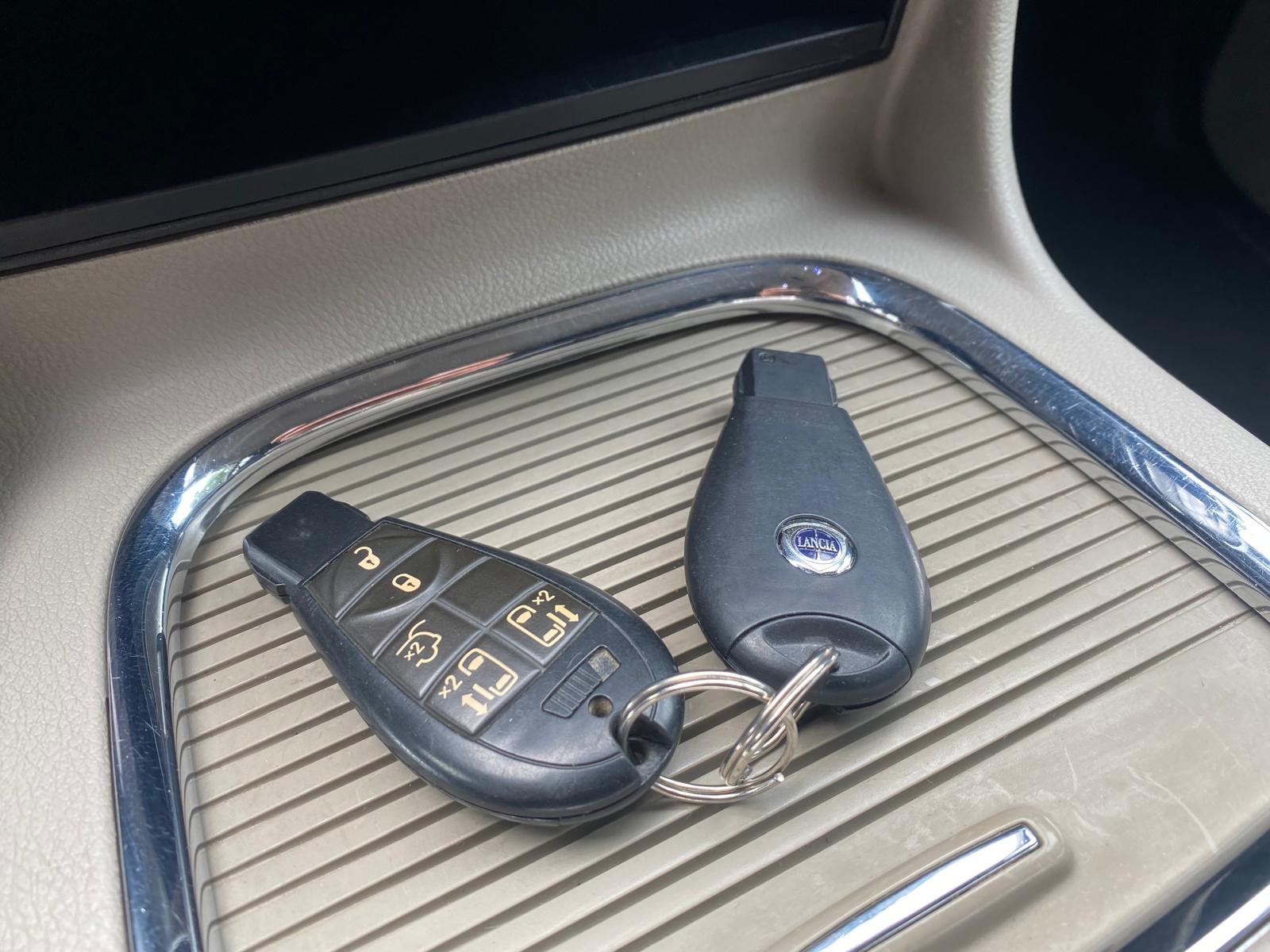 LANCIA VOYAGER STOW&GO 7-VIETAS