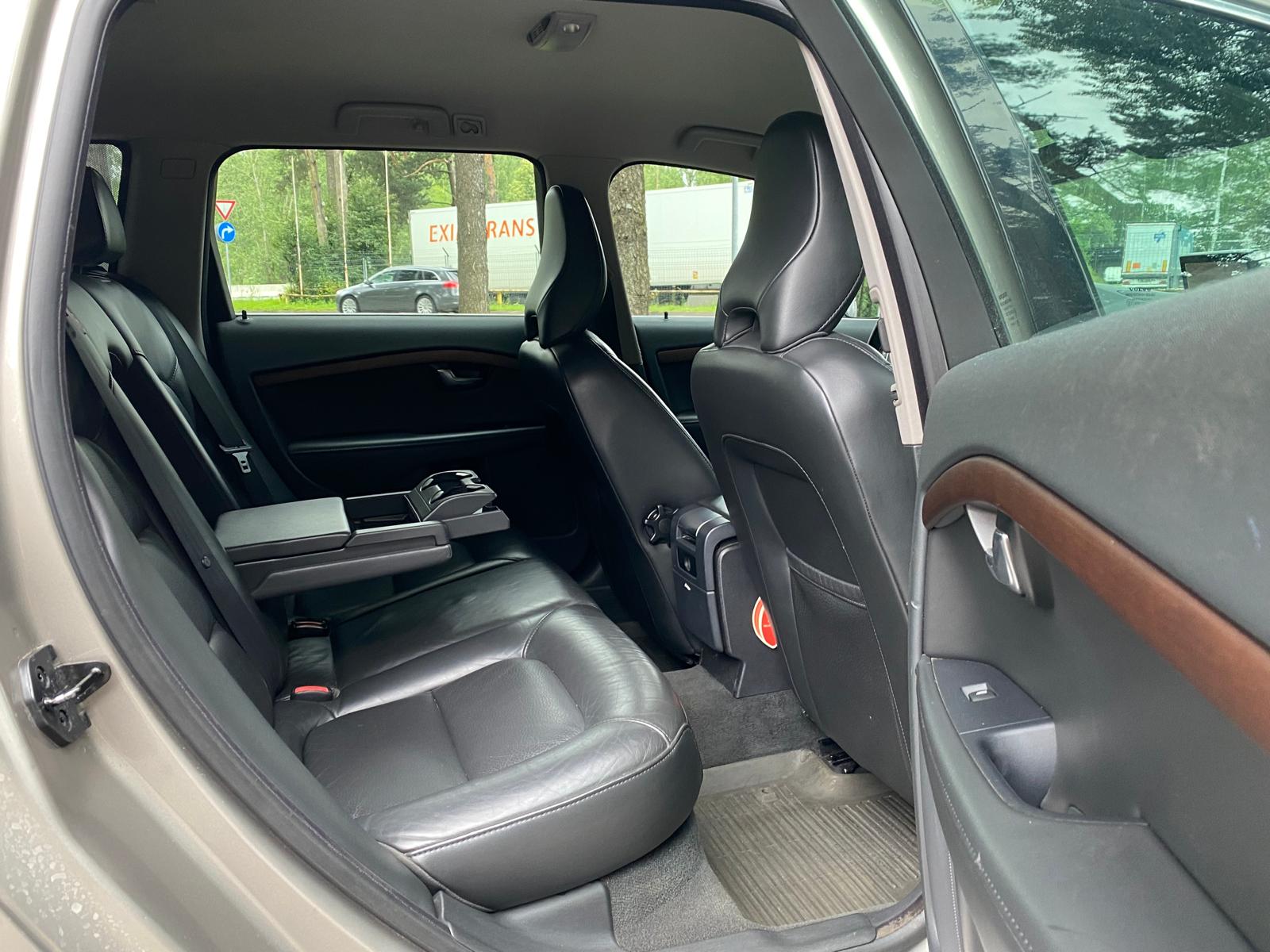 VOLVO V70 SUMMUM