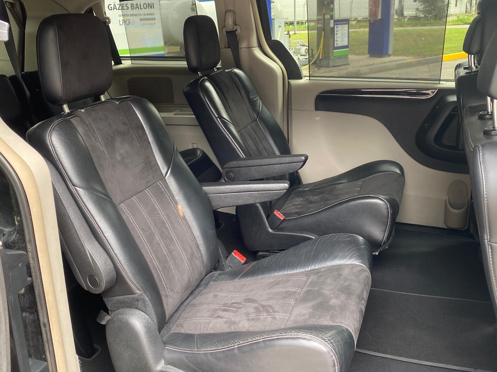 LANCIA VOYAGER STOW&GO 7-VIETAS