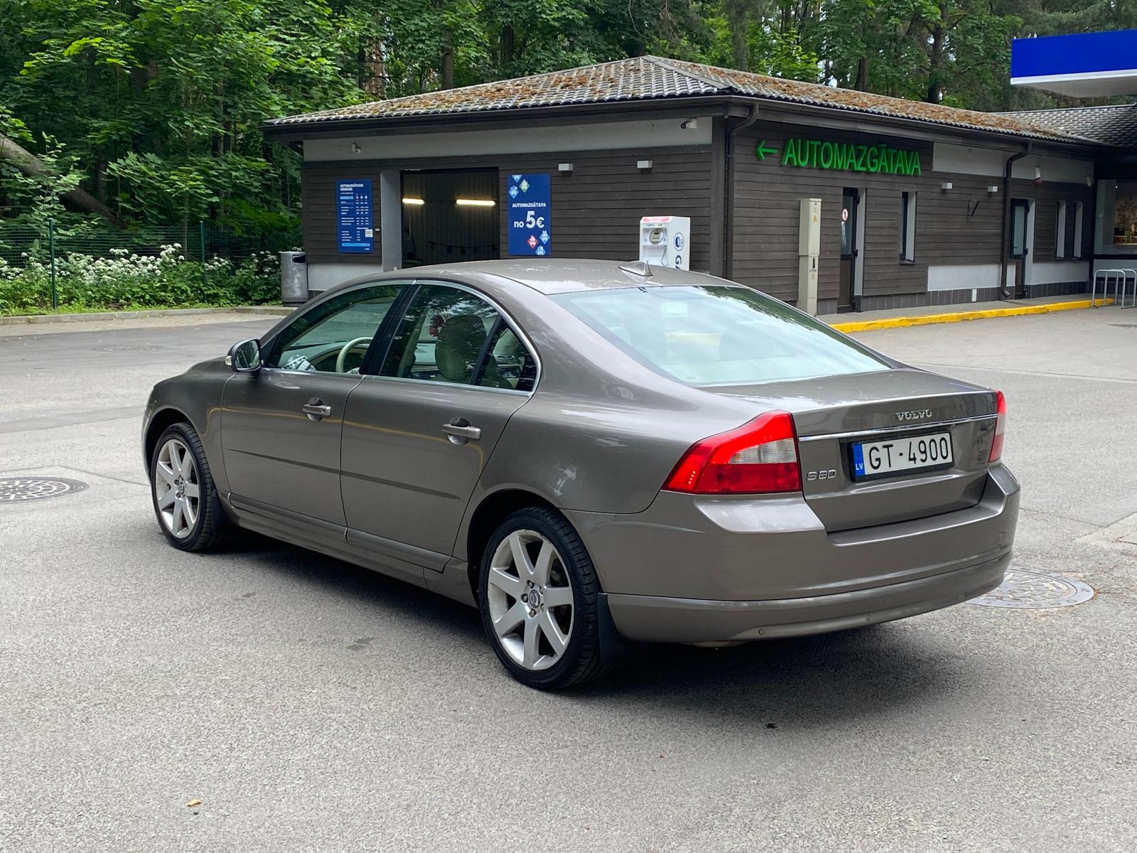 VOLVO S80