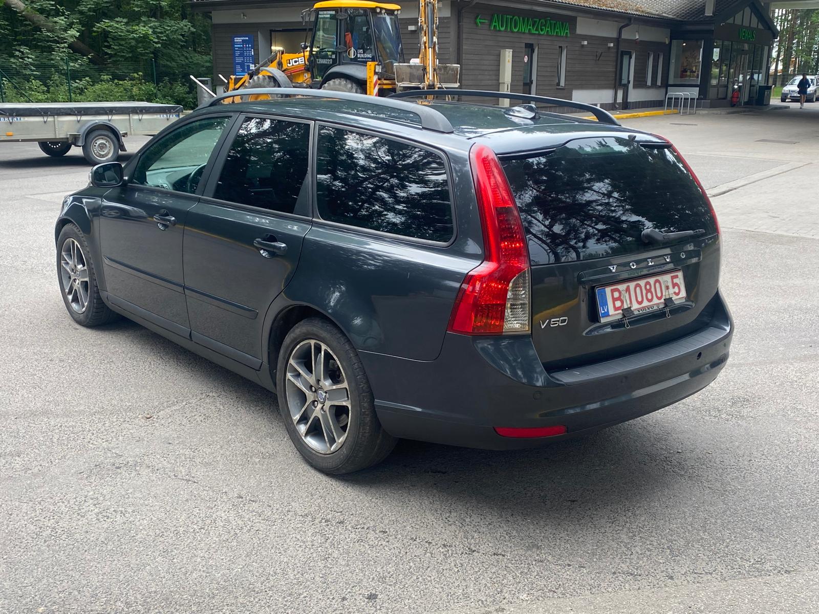 VOLVO V50