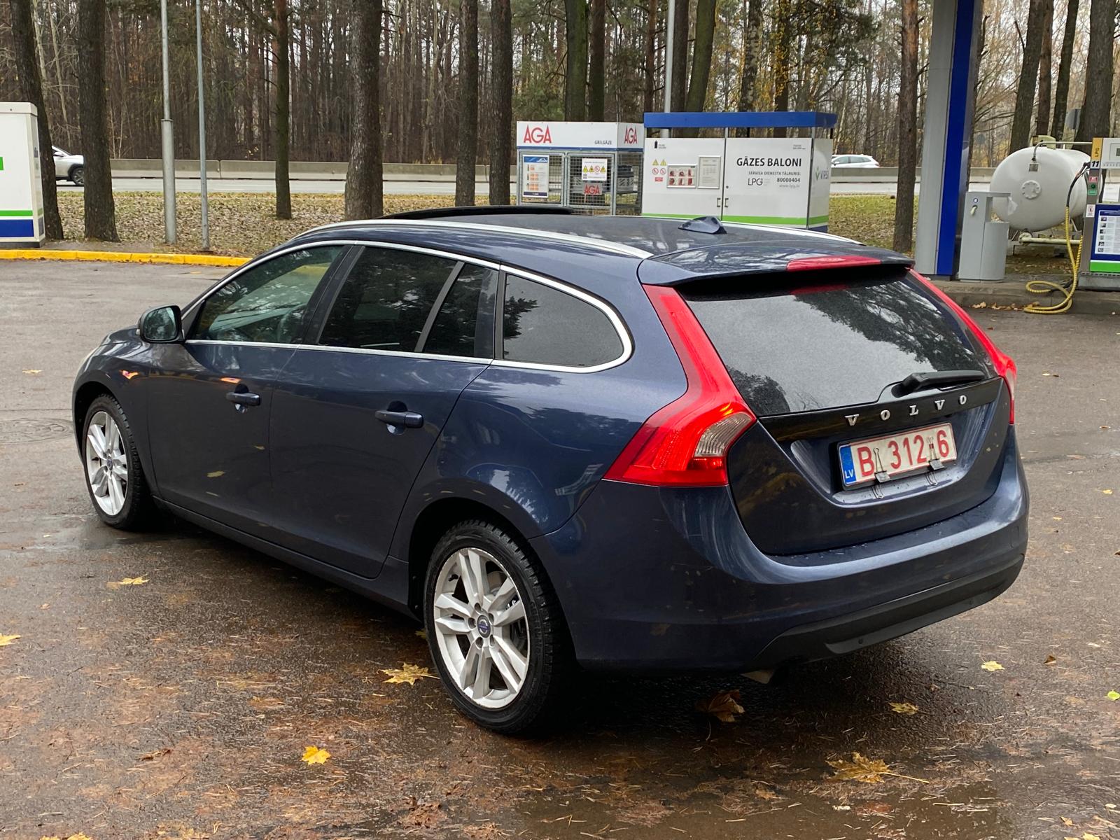 VOLVO V60 SUMMUM