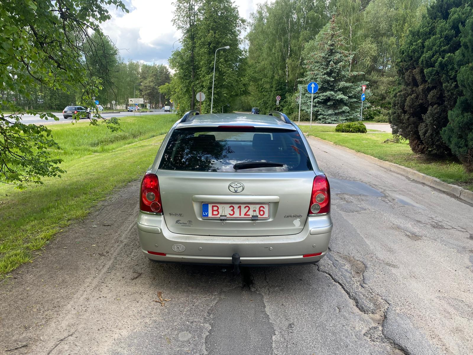 TOYOTA AVENSIS