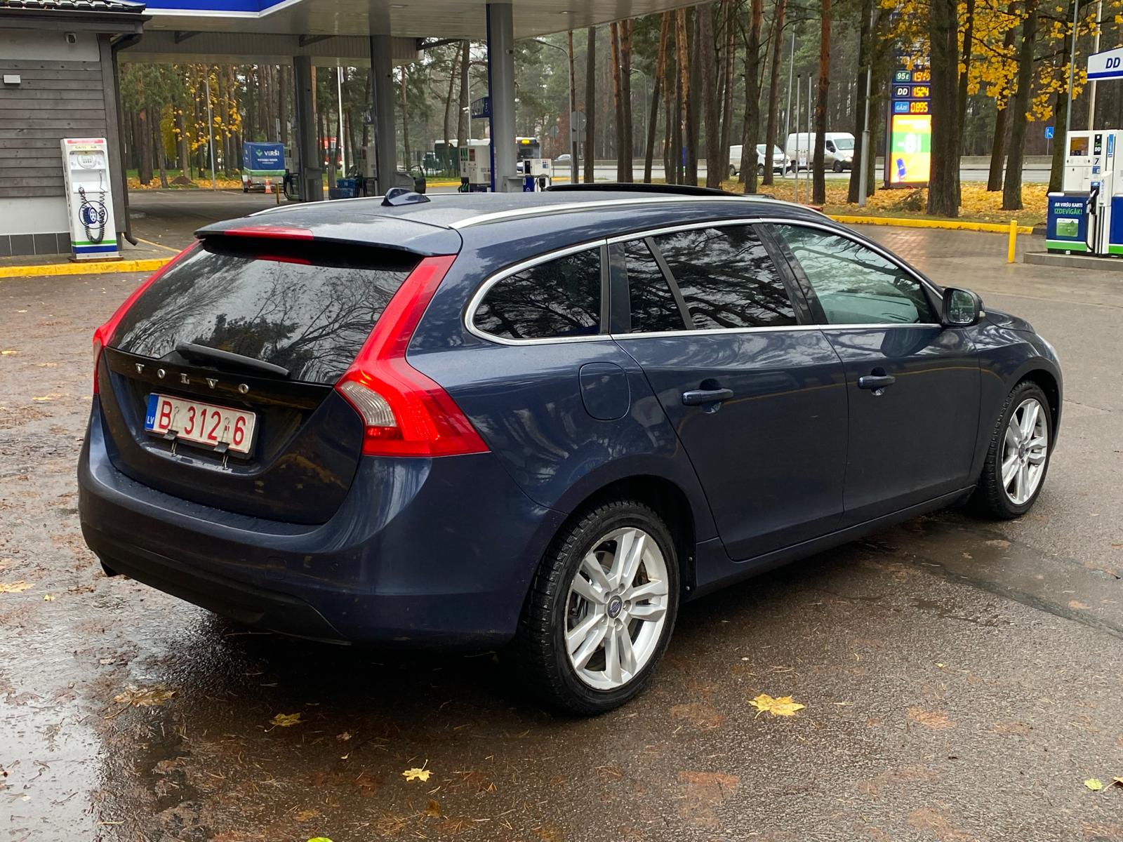 VOLVO V60 SUMMUM