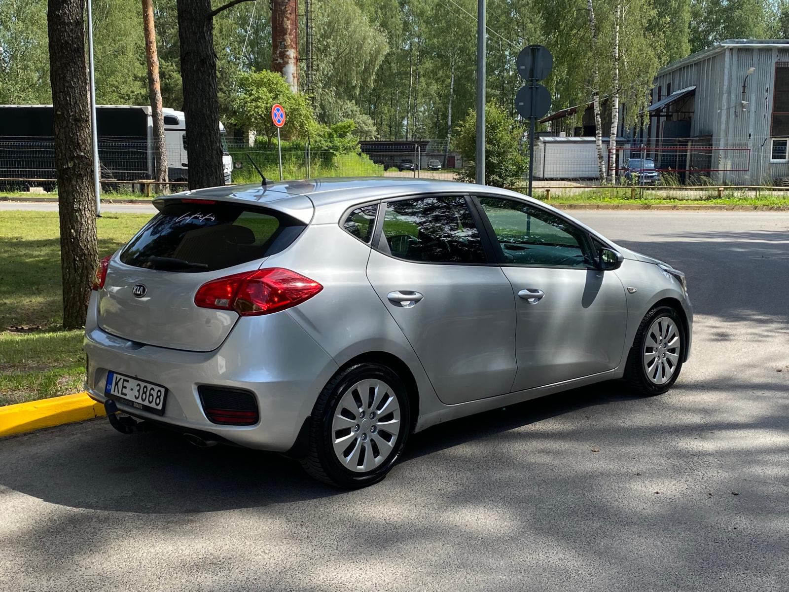 KIA CEE D