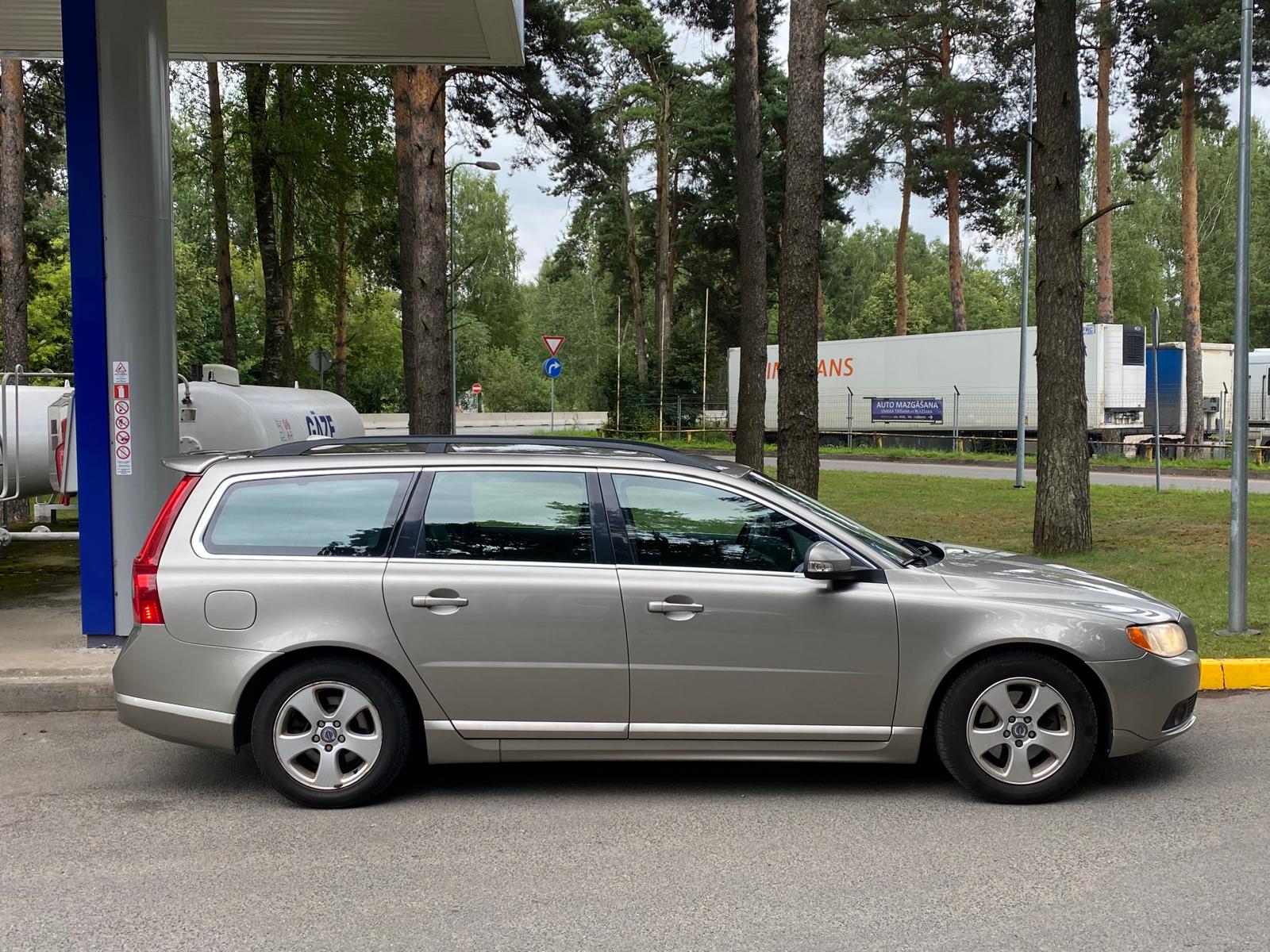 VOLVO V70 SUMMUM