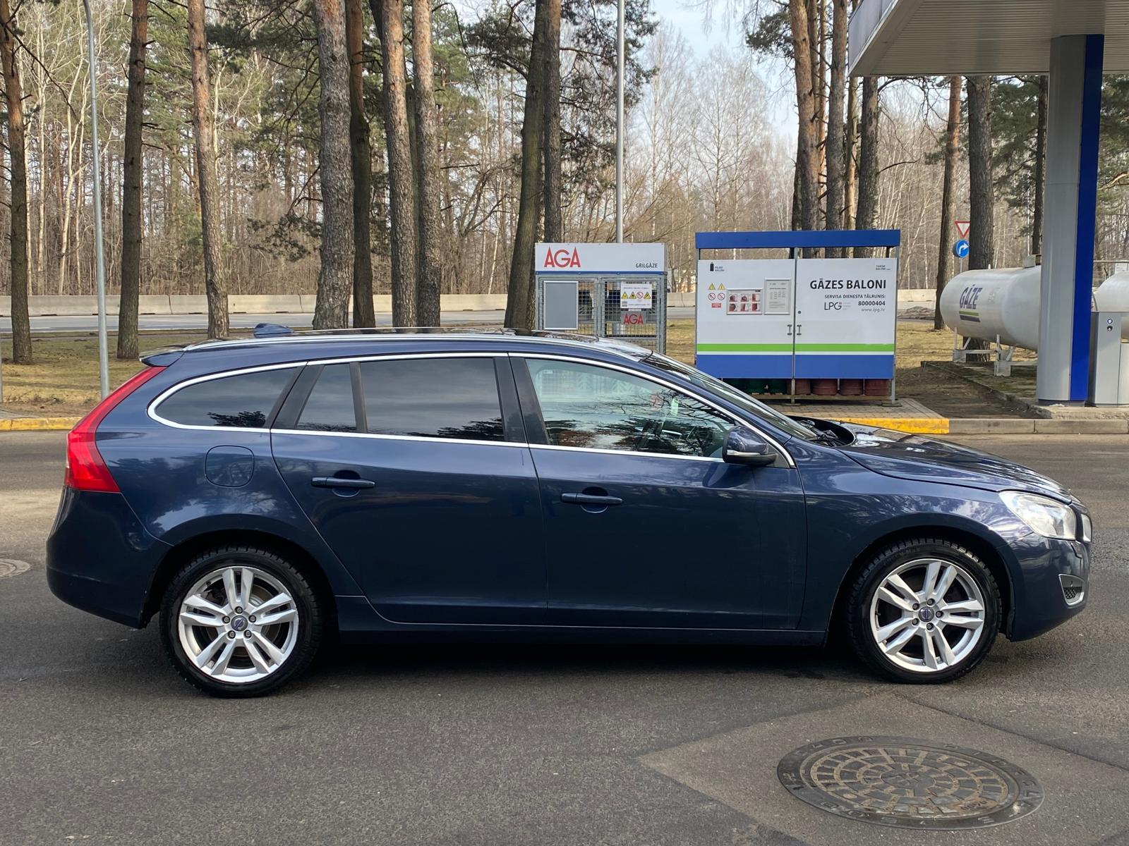 VOLVO V60 SUMMUM