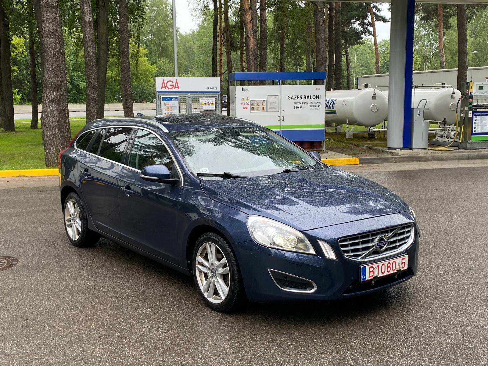 VOLVO V60 SUMMUM