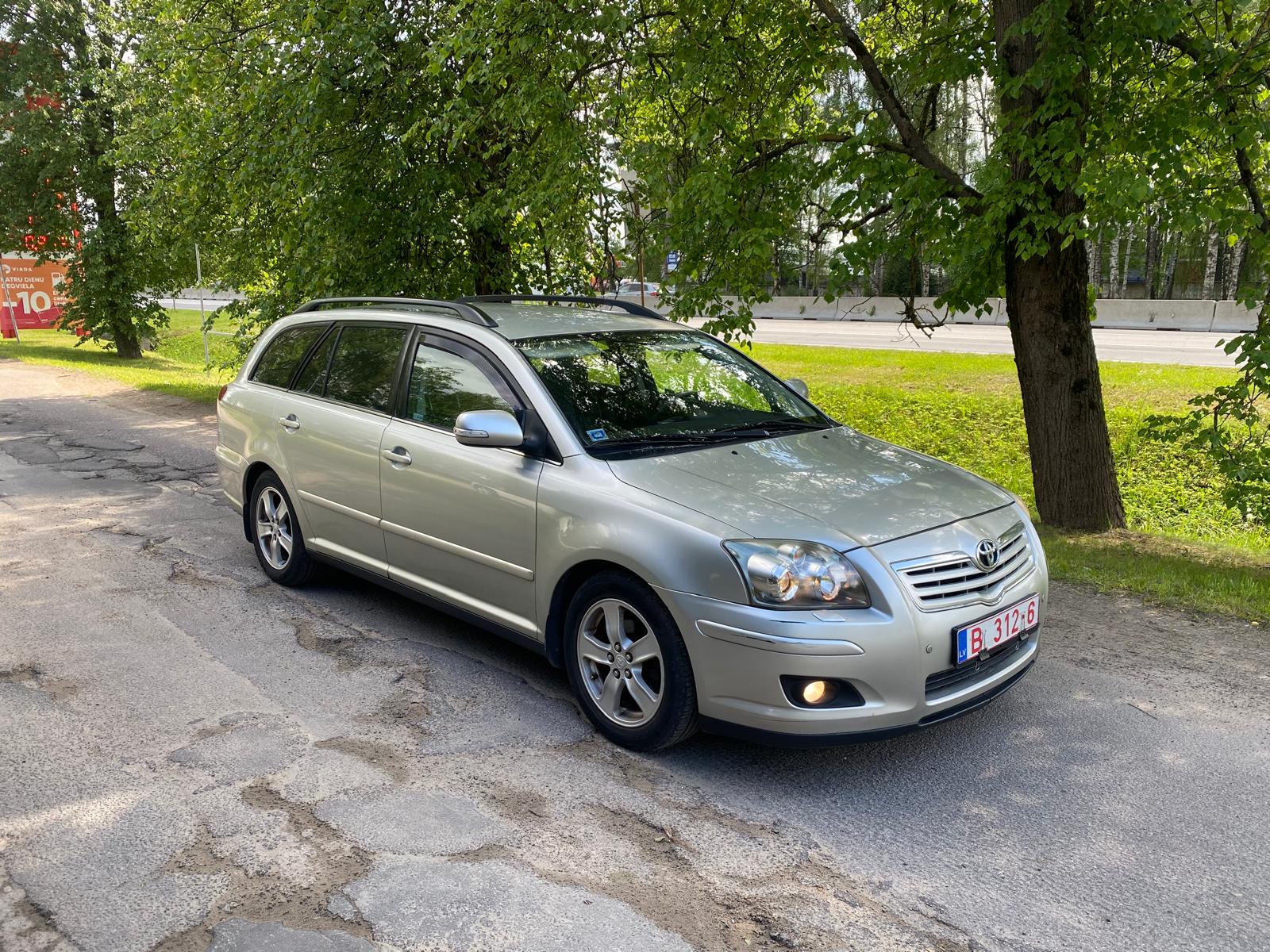TOYOTA AVENSIS